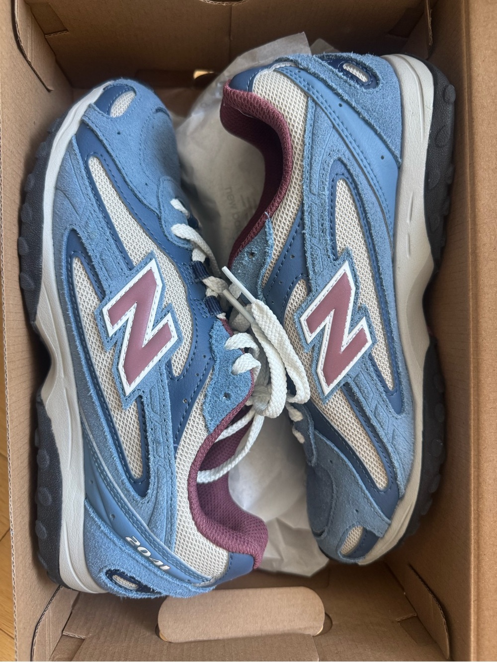 New Balance 204L Sneakers NEW
